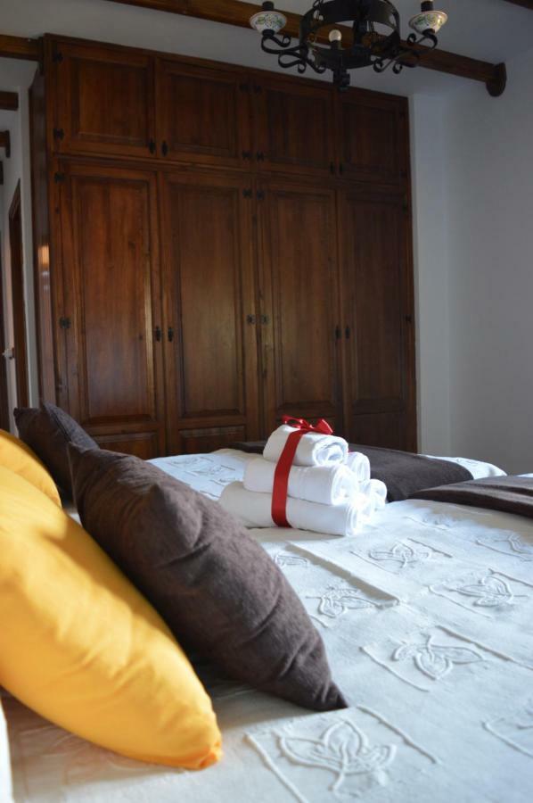 Las Estrebedes Casa Rural Guest House Caminomorisco Exterior foto